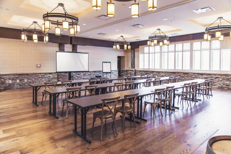 181211_WebsiteImages_TailwaterLodge2