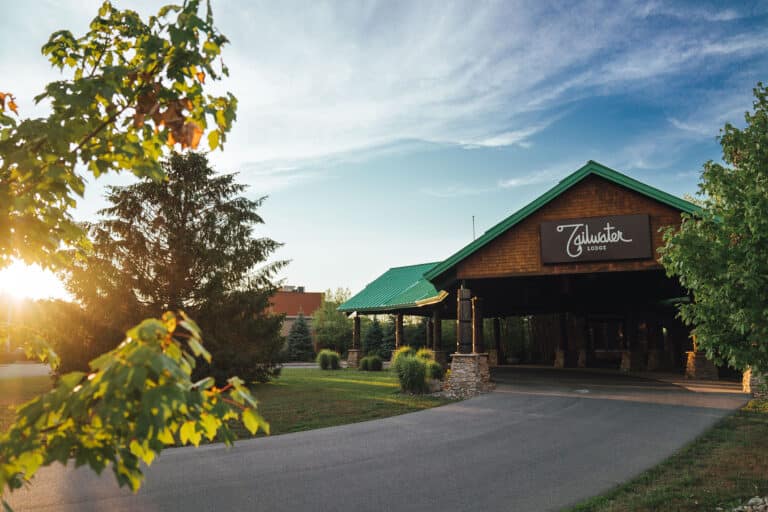 Tailwater Lodge Exterior 3